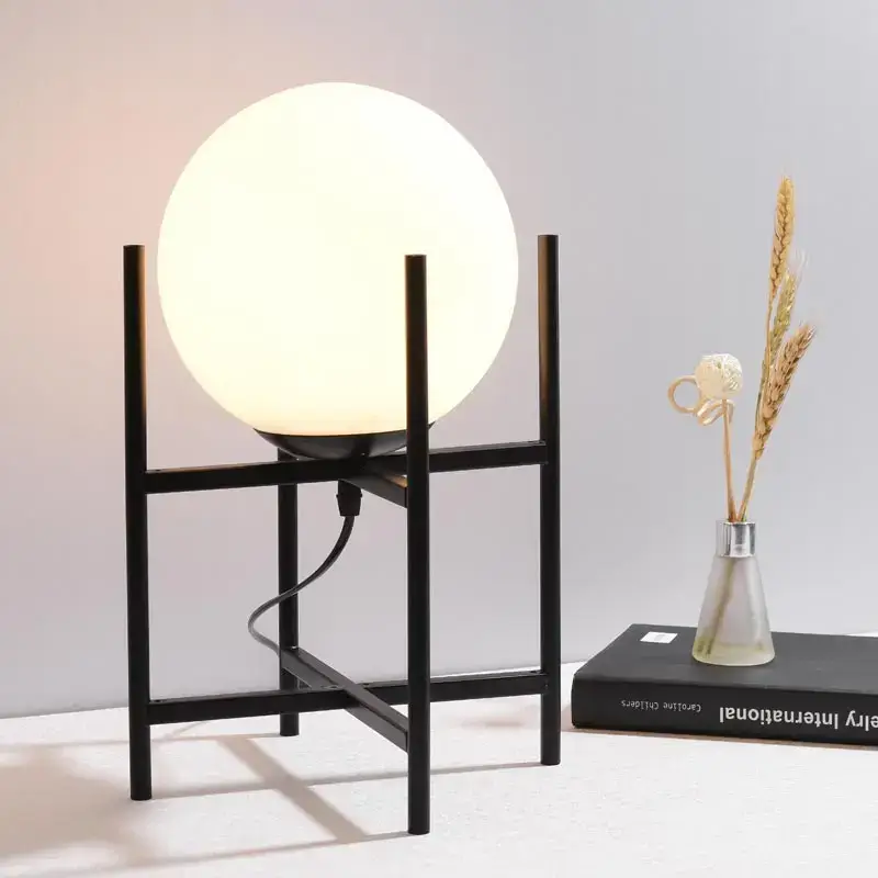 Nordic glass table lamp for modern decor Solde