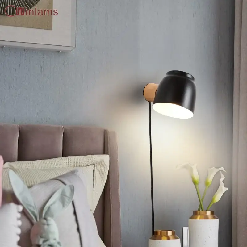 Nordic simple wall light with rotary switch Commander Vite
