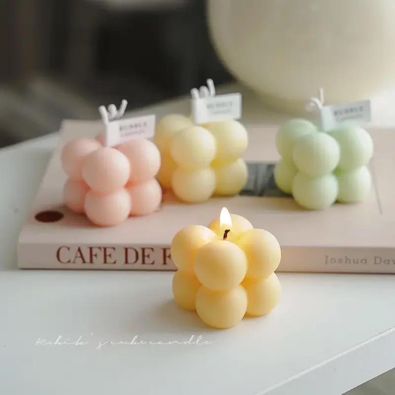 Offre Limitée Small handmade scented soy wax cube candle