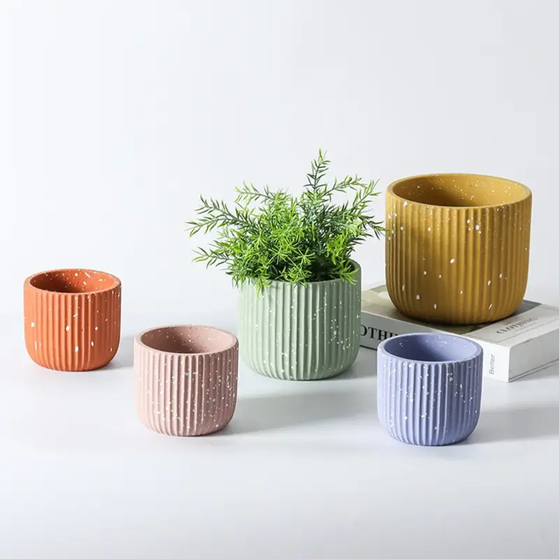 Quantité Limitée Silicone mould for vertical design concrete flower pot