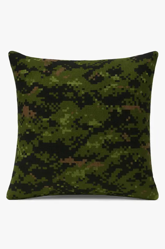 Must-Have Decorative cushion covers with military camouflage pattern