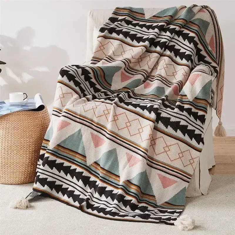 Boho striped knitted throw with decorative tassels Certifié
