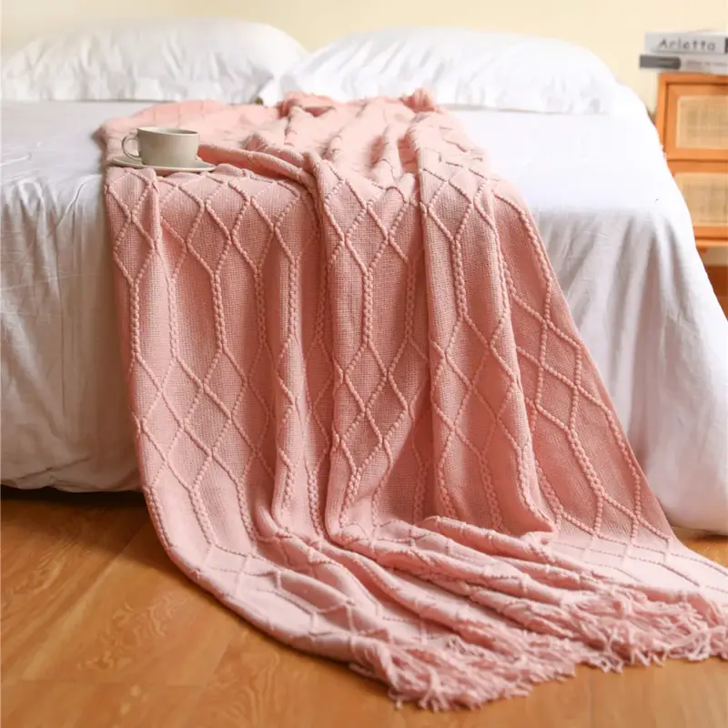 Jacquard knitted throw with tassels and check pattern Prix Promo